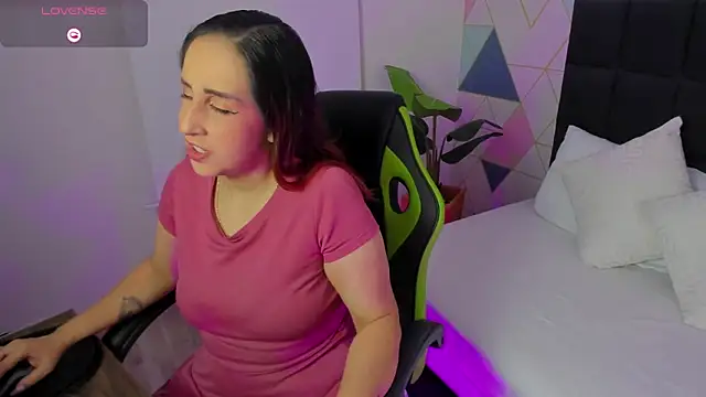 Snapshot of jadde13_ chatting on 10.06.25 jadde13 online show from 10.06.25