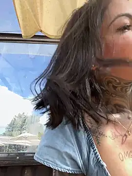 Iam Annii online show from 12.18.24