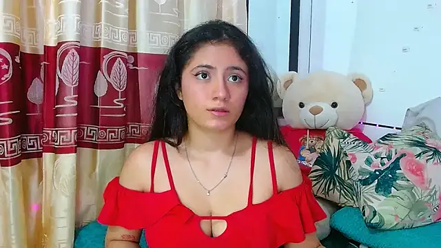 Snapshot of amy_cute41 chatting on 02.04.25 amy cute41 online show from 02.04.25