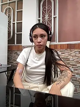 Snapshot of Effy_Bonny chatting on 09.18.25 Effy Bonny online show from 09.18.25