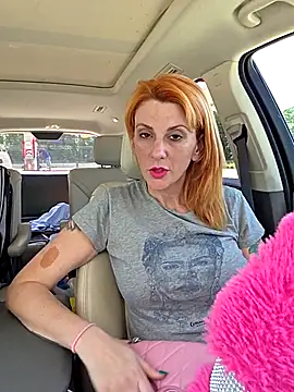 Snapshot of MissyRoulette chatting on 09.09.25 MissyRoulette online show from 09.09.25