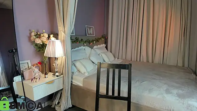 Dearly Emily online show from 03.25.26