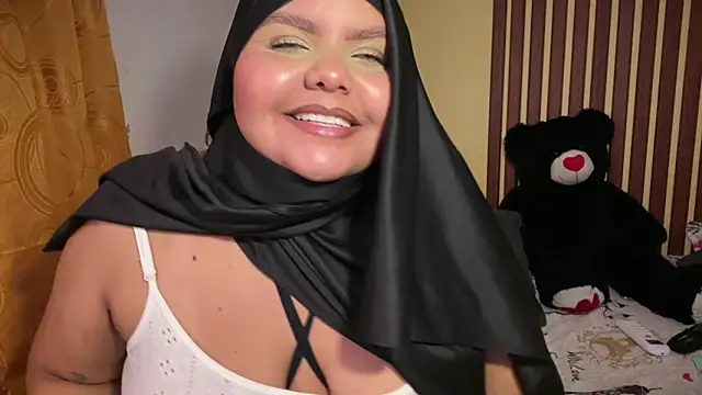 Snapshot of _Shara_Handal_ chatting on 04.10.26 Shara Handal online show from 04.10.26