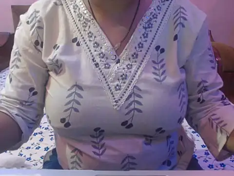 Snapshot of cute-priy chatting on 06.10.26 cute-priy online show from 06.10.26
