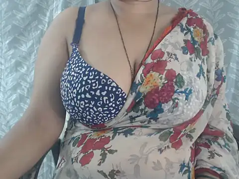 Snapshot of cute-priy chatting on 06.29.26 cute-priy online show from 06.29.26