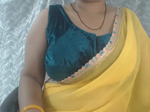 Snapshot of cute-priy chatting on 07.04.26 cute-priy online show from 07.04.26