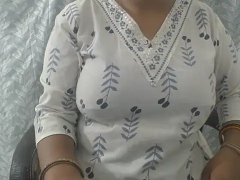 Snapshot of cute-priy chatting on 07.12.26 cute-priy online show from 07.12.26