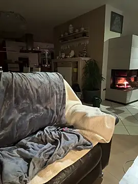 Snapshot of redNatified chatting on 12.04.25 redNatified online show from 12.04.25