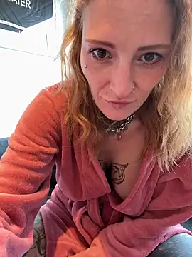 Snapshot of redNatified chatting on 02.10.26 redNatified online show from 02.10.26