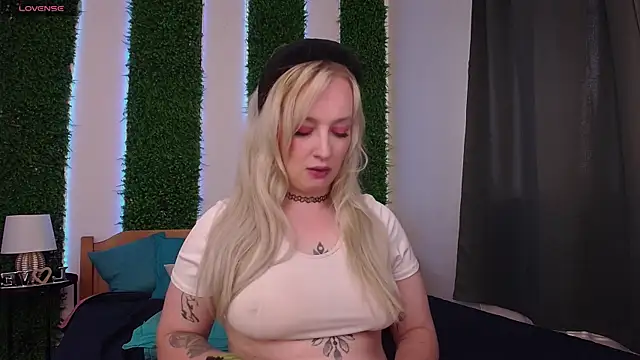 Nicole  Aniston  online show from 09.28.25