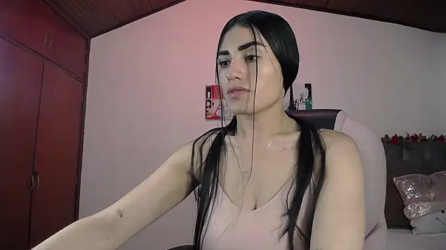 Alheli 16 online show from 12.20.24