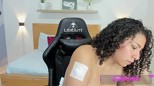 Snapshot of aixa_15 chatting on 03.01.25 aixa 15 online show from 03.01.25