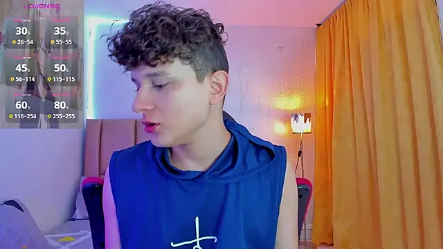 Snapshot of Nathan_Bluee chatting on 12.22.24 Nathan Bluee online show from 12.22.24