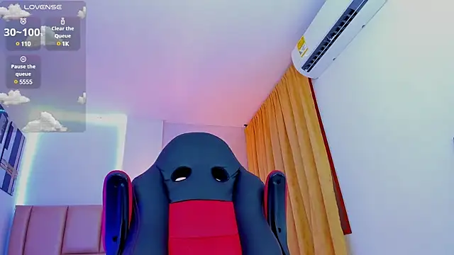 Snapshot of Nathan_Bluee chatting on 01.27.25 Nathan Bluee online show from 01.27.25