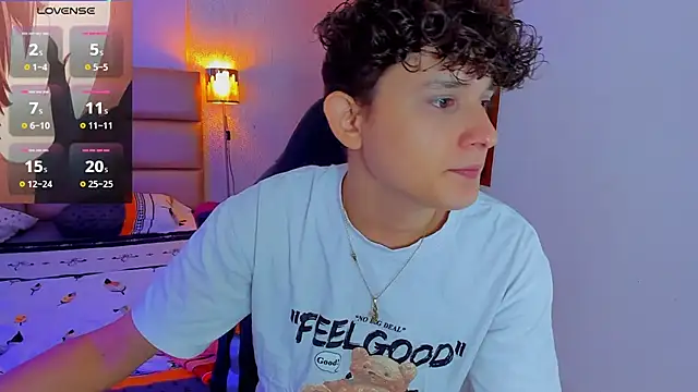 Snapshot of Nathan_Bluee chatting on 02.10.25 Nathan Bluee online show from 02.10.25