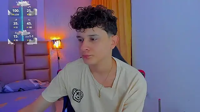 Snapshot of Nathan_Bluee chatting on 02.22.25 Nathan Bluee online show from 02.22.25