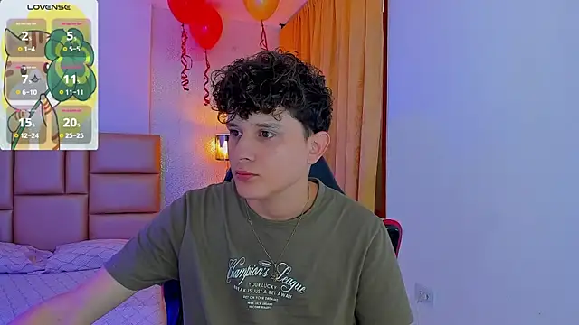 Snapshot of Nathan_Bluee chatting on 03.22.25 Nathan Bluee online show from 03.22.25