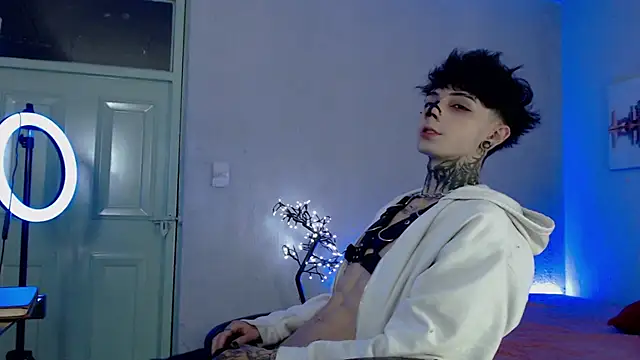 Snapshot of Andy_bapho chatting on 12.07.24 Andy bapho online show from 12.07.24