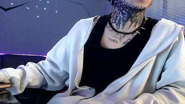 Snapshot of Andy_bapho chatting on 10.13.25 Andy bapho online show from 10.13.25