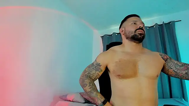 Snapshot of FreeLoveCouple chatting on 03.10.26 FreeLoveCouple online show from 03.10.26