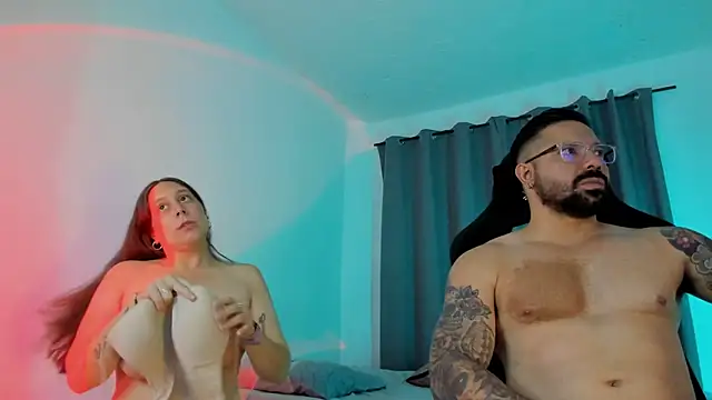 Snapshot of FreeLoveCouple chatting on 03.12.26 FreeLoveCouple online show from 03.12.26