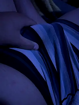 Snapshot of yungsexy- chatting on 09.16.25 yungsexy- online show from 09.16.25