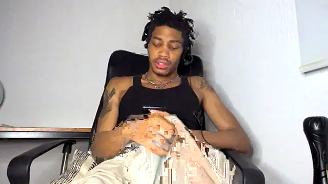 Snapshot of Skinnyblackman chatting on 05.28.26 Skinnyblackman online show from 05.28.26