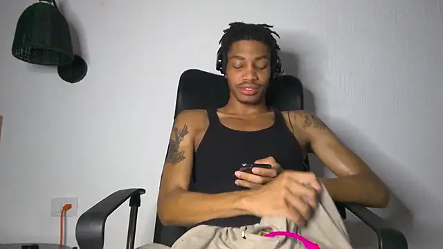 Snapshot of Skinnyblackman chatting on 07.09.26 Skinnyblackman online show from 07.09.26