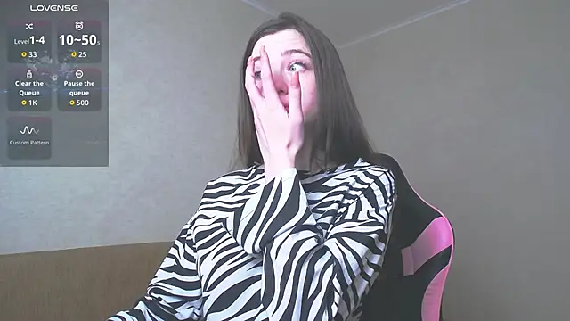Snapshot of Luxuryalma chatting on 04.23.26 Luxuryalma online show from 04.23.26