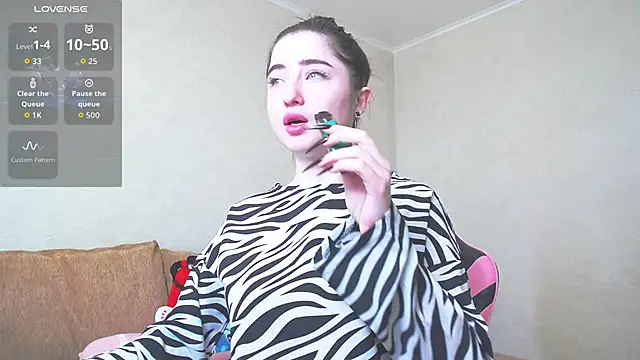Snapshot of Luxuryalma chatting on 05.05.26 Luxuryalma online show from 05.05.26