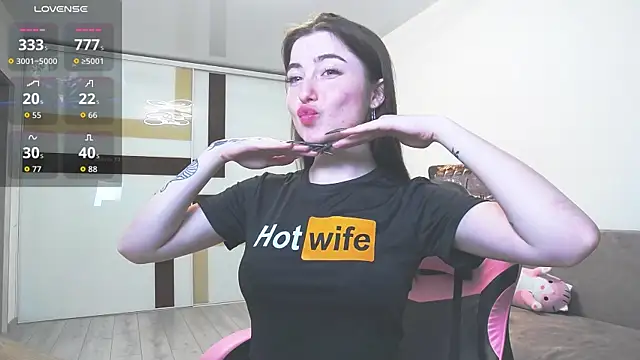 Snapshot of Luxuryalma chatting on 05.23.26 Luxuryalma online show from 05.23.26