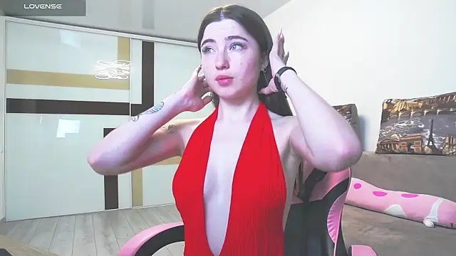 Snapshot of Luxuryalma chatting on 05.26.26 Luxuryalma online show from 05.26.26