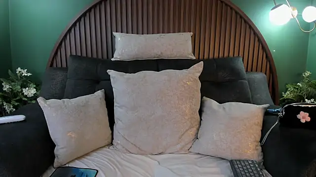 shannel  queen online show from 04.02.26