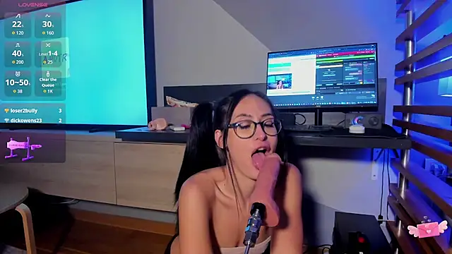 MiaJeanns online show from 09.22.25