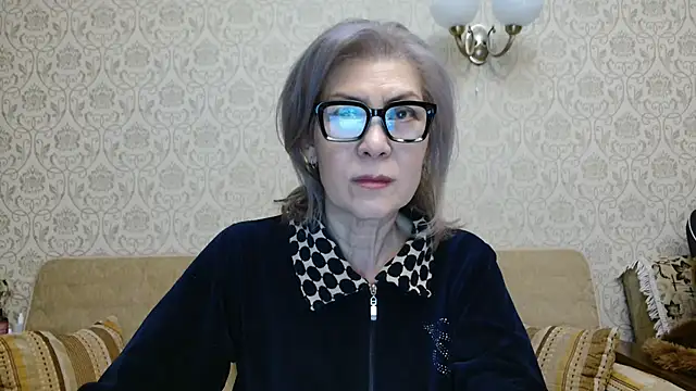 Elegant00Lady online show from 11.06.25