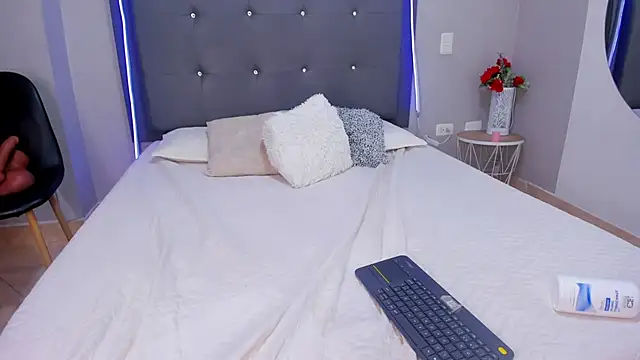 emma lye online show from 03.14.25