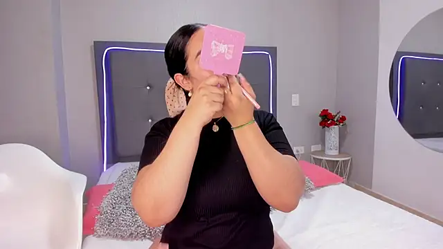 emma lye online show from 10.06.25