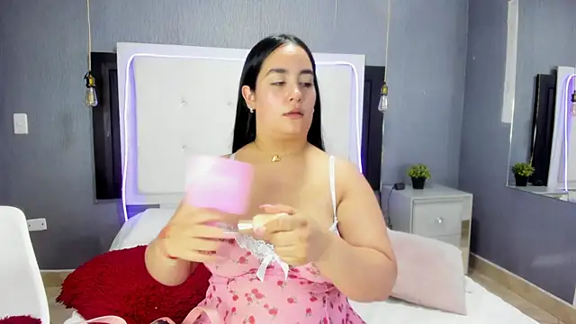 Snapshot of emma_lye chatting on 02.19.26 emma lye online show from 02.19.26