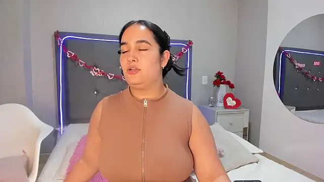 Snapshot of emma_lye chatting on 04.20.26 emma lye online show from 04.20.26