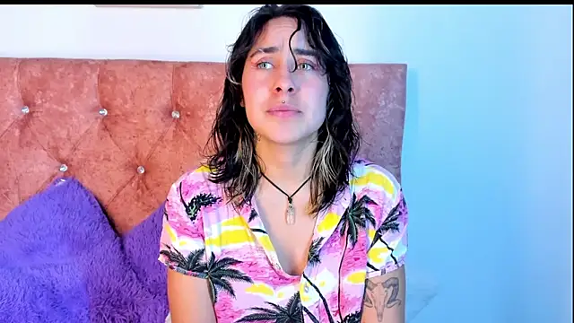 Snapshot of riley_colors chatting on 03.12.25 riley colors online show from 03.12.25