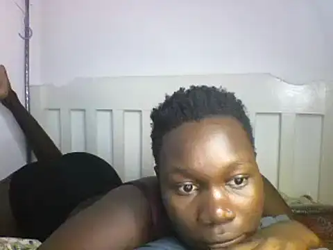 Snapshot of sexyqueen02 chatting on 12.29.24 sexyqueen02 online show from 12.29.24