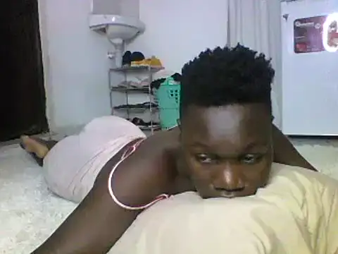 Snapshot of sexyqueen02 chatting on 02.10.25 sexyqueen02 online show from 02.10.25