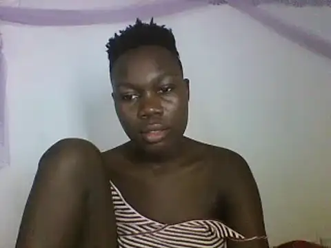 Snapshot of sexyqueen02 chatting on 02.11.25 sexyqueen02 online show from 02.11.25