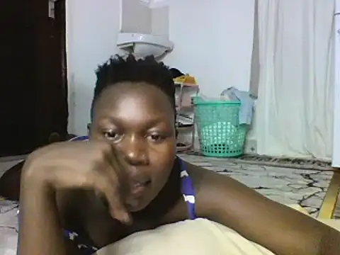 Snapshot of sexyqueen02 chatting on 02.14.25 sexyqueen02 online show from 02.14.25