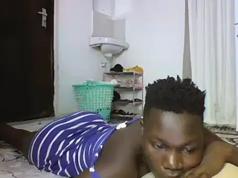 Snapshot of sexyqueen02 chatting on 02.16.25 sexyqueen02 online show from 02.16.25