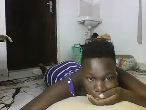 Snapshot of sexyqueen02 chatting on 02.18.25 sexyqueen02 online show from 02.18.25