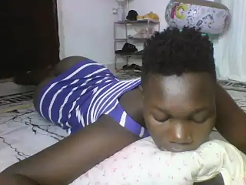 Snapshot of sexyqueen02 chatting on 02.19.25 sexyqueen02 online show from 02.19.25