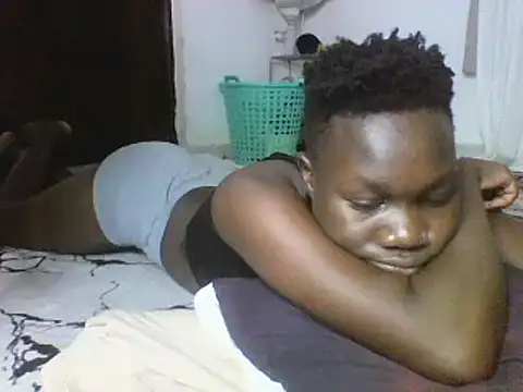 Snapshot of sexyqueen02 chatting on 02.20.25 sexyqueen02 online show from 02.20.25