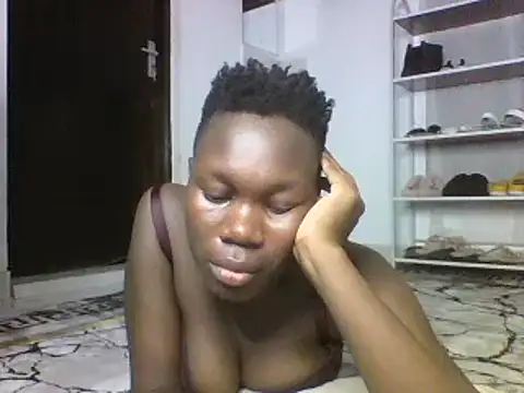 Snapshot of sexyqueen02 chatting on 02.28.25 sexyqueen02 online show from 02.28.25