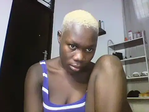 Snapshot of sexyqueen02 chatting on 03.03.25 sexyqueen02 online show from 03.03.25